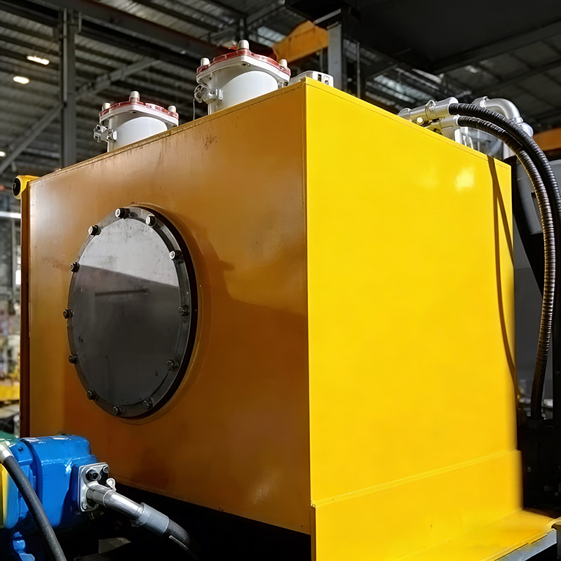 permanent magnet screw compressor